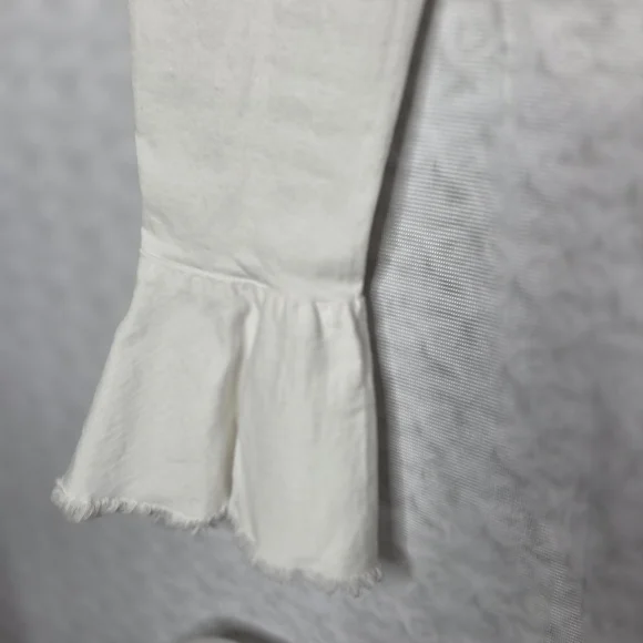 Frame Denim Off-White Jeans with Metallic Button - Picture 6 of 7